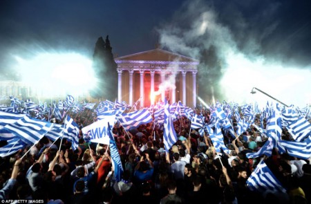 Un rassemblement pour la victoire de Antonis Samaras, n°1 du parti de la nouvelle démocratie de Grèce