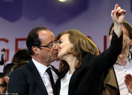 Francois Hollande et sa compagne Valerie Trierweiler lors de son élection