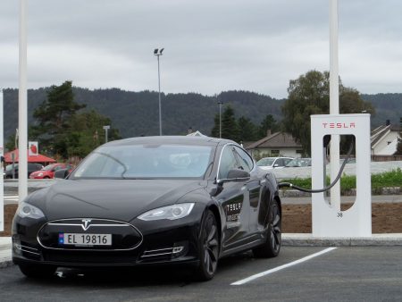 Tesla Model S - Supercharger