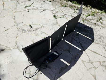 Panneau solaire Sandberg 60W déplié